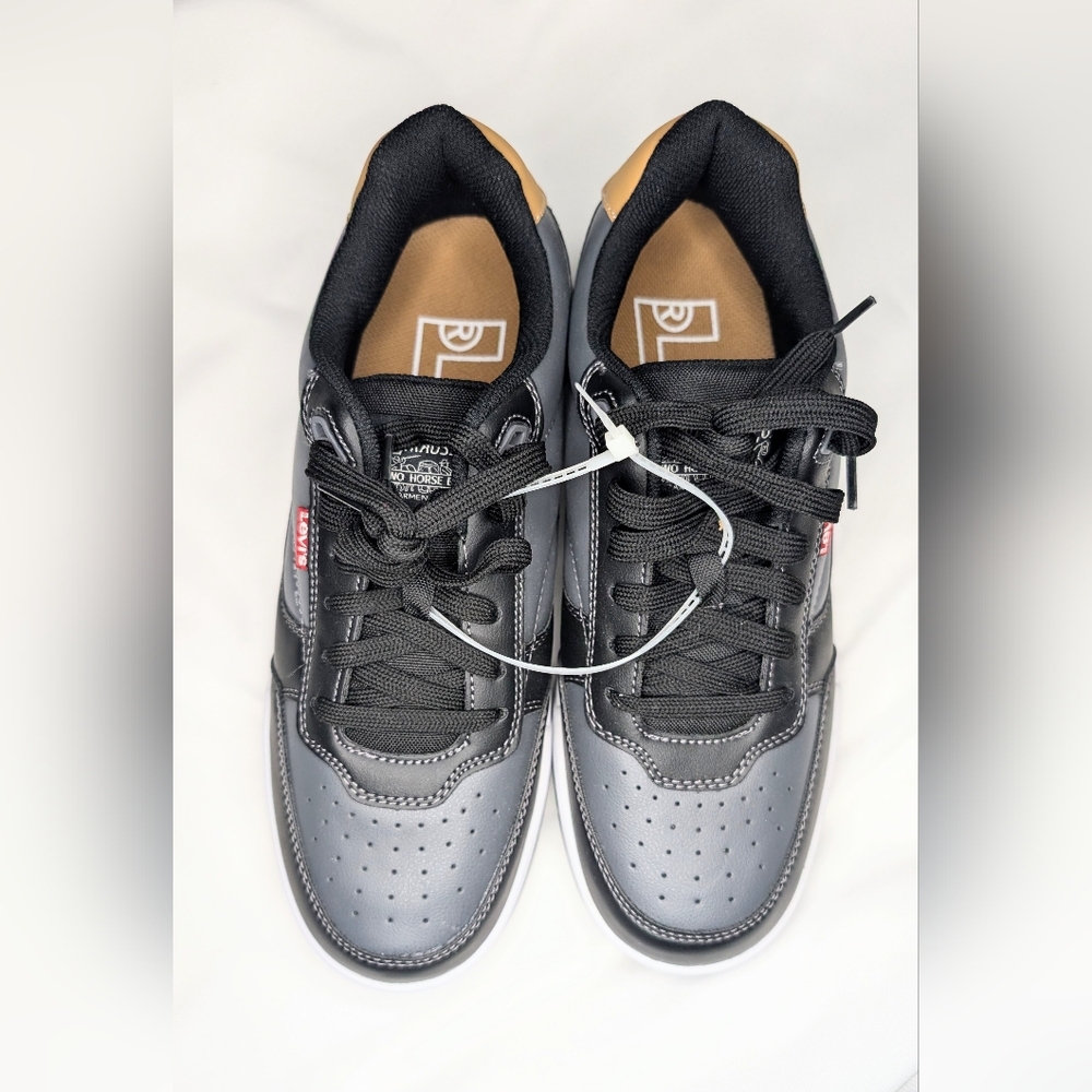 Levi's Men's Black and Gray Sneakers - Picture 2 of 4